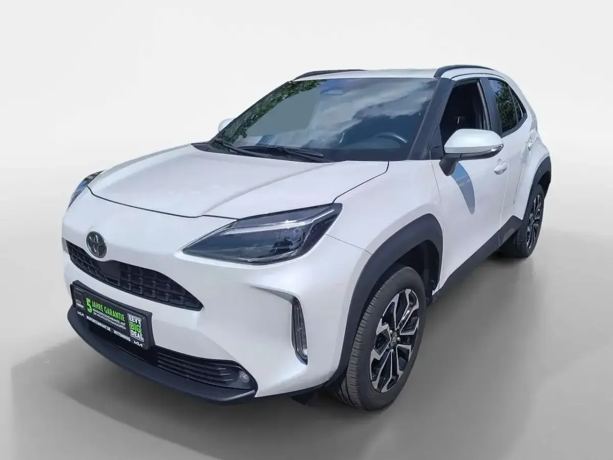 Gebraucht Toyota Yaris Cross 116 PS (85 kW) 2024 Weiß SUV