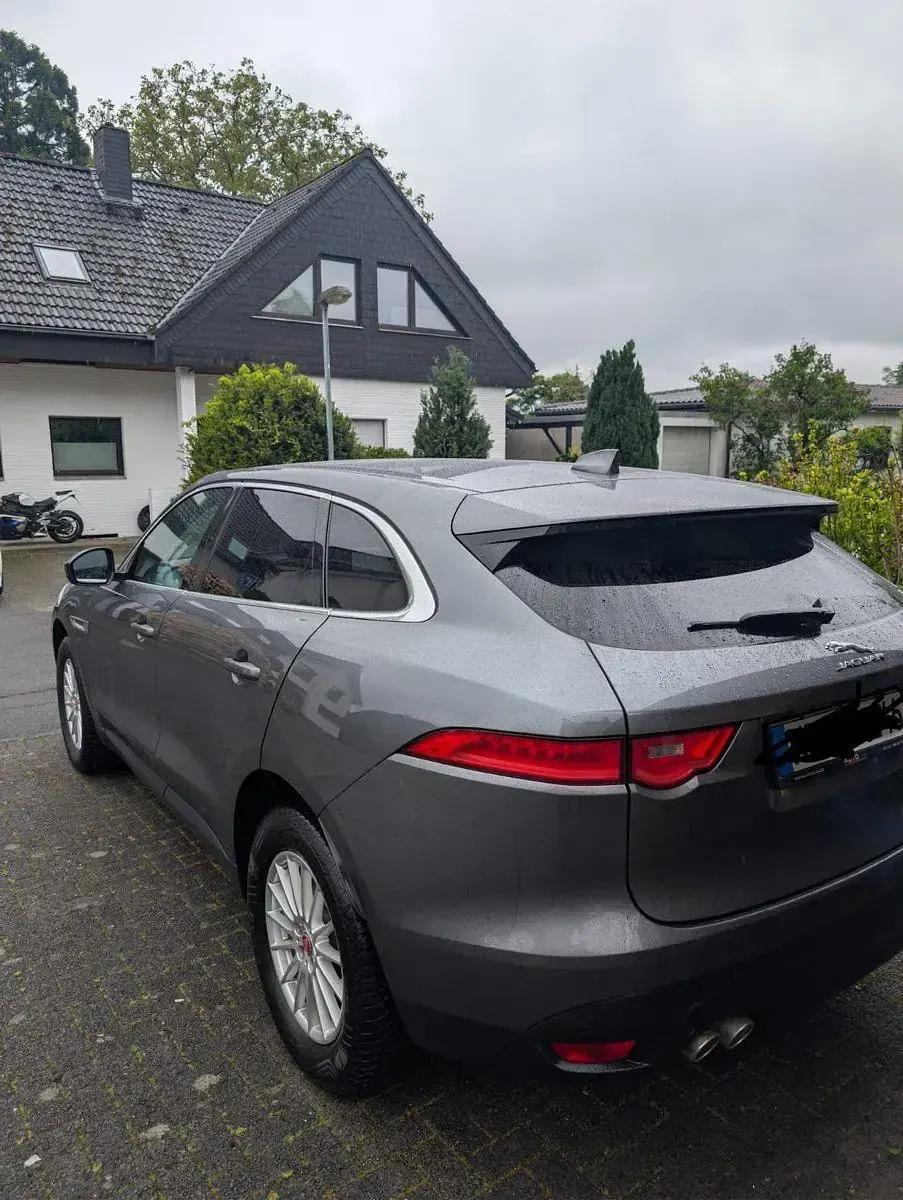 Gebraucht Jaguar F-Pace Prestige 179 PS (131 kW) 2016 Grau SUV