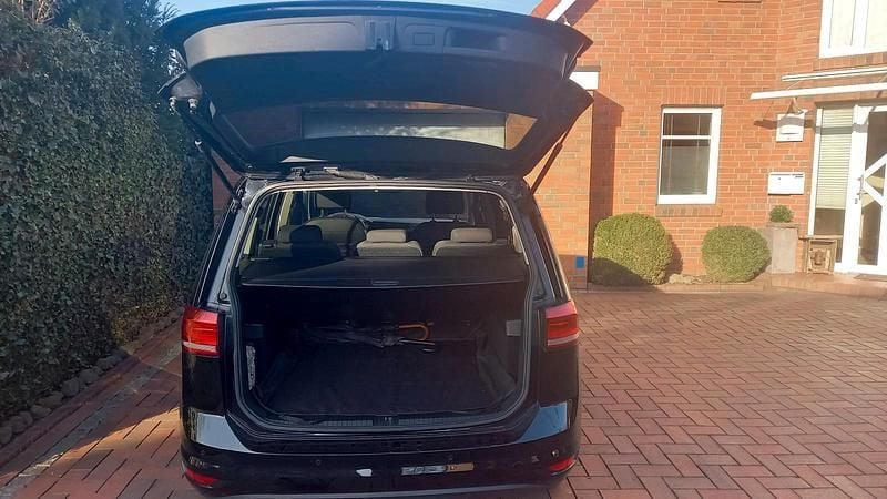 Gebraucht VW Touran 150 PS (110 kW) 2020 Schwarz Van / Kleinbus