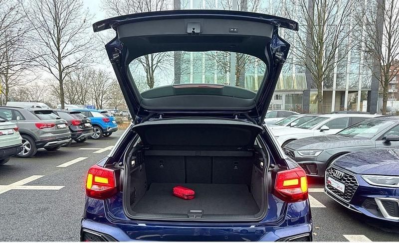 Gebraucht Audi Q2 S-Line 150 PS (110 kW) 2023 Blau SUV