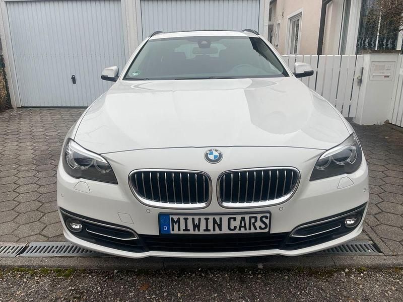 Gebraucht BMW 520 Luxury Line 190 PS (139 kW) 2015 Alpinweiss iii Kombi