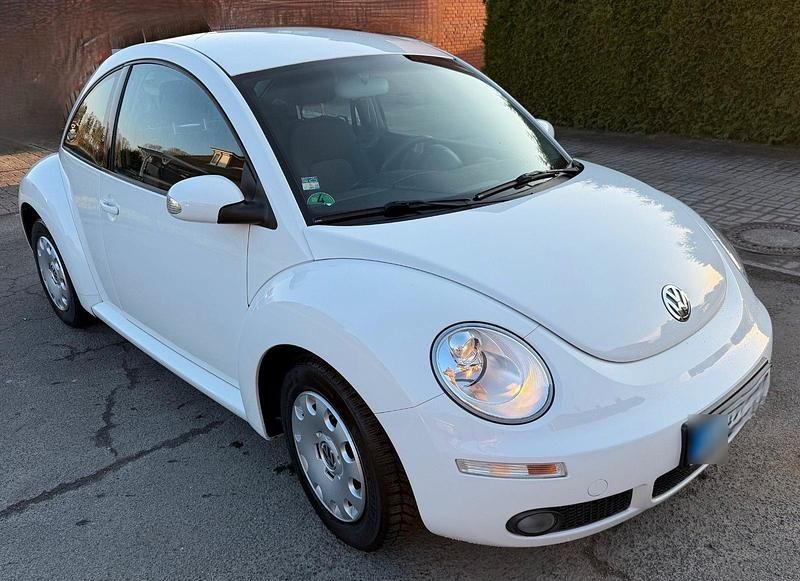 Gebraucht VW New Beetle 102 PS (75 kW) 2009 Weiß Kleinwagen
