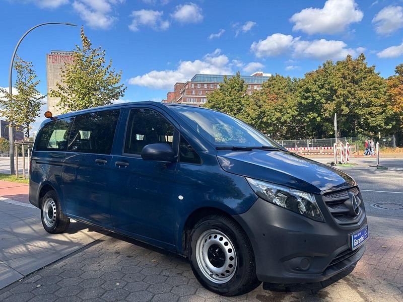 Blau Gebraucht 2018 Mercedes Vito Van / Kleinbus | 11.400 € (Superpreis) - Bild 1/4