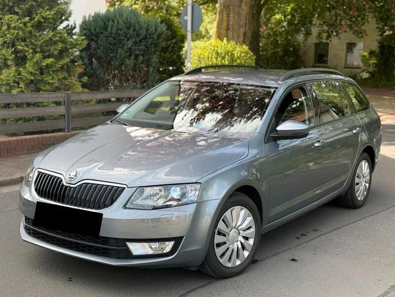 Grau Gebraucht 2013 Skoda Octavia Kombi | 7.950 € (Fairer Preis) - Bild 1/4