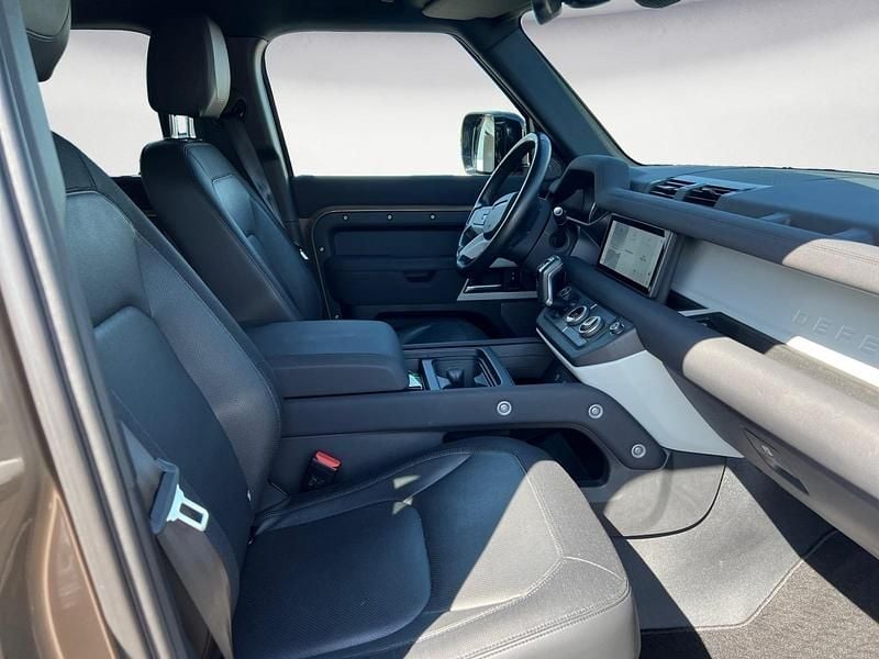 Gebraucht Land Rover Defender Black Edition 300 PS (220 kW) 2022 Braun SUV