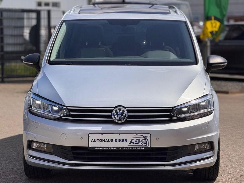 Gebraucht VW Touran Highline 190 PS (139 kW) 2018 Silber Van / Kleinbus