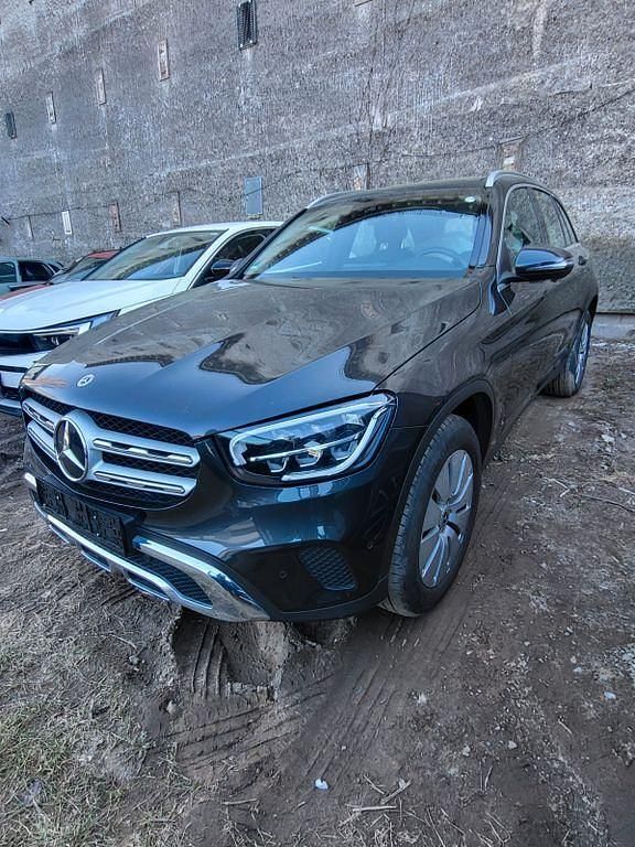 Gebraucht Mercedes GLC300e 194 PS (142 kW) 2022 Grau SUV