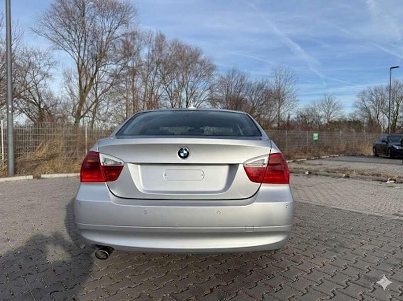 Gebraucht BMW 320 163 PS (119 kW) 2006 Grau Limousine