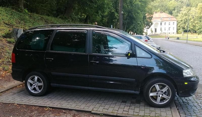 Schwarz Gebraucht 2006 Seat Alhambra Van / Kleinbus | 4.555 € (Teuer) - Bild 1/4