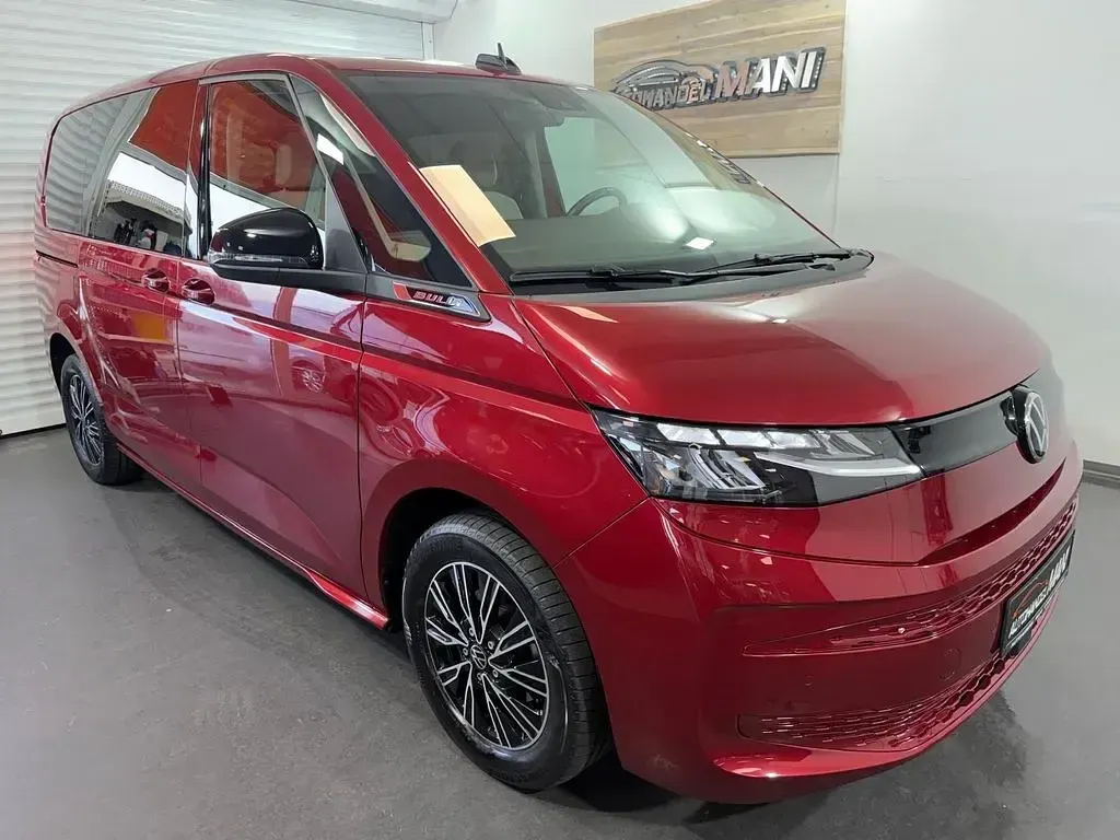 Gebraucht VW T7 Basis 150 PS (110 kW) 2024 Fortanarot Van
