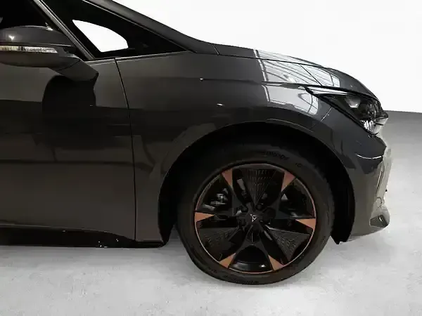 Neu Cupra Born 139 kW (190 PS) 2026 Grau Kleinwagen