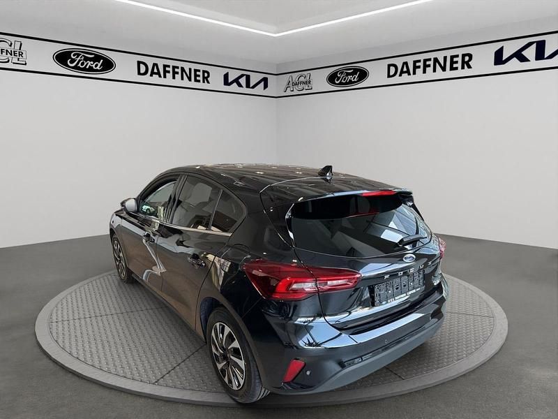 Neu Ford Focus Titanium 155 PS (114 kW) 2025 Obsidianschwarz metallic Limousine