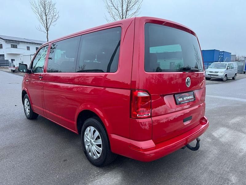 Second-hand VW Multivan Trendline 150 CP (110 kW) 2017 Roșu Monovolum