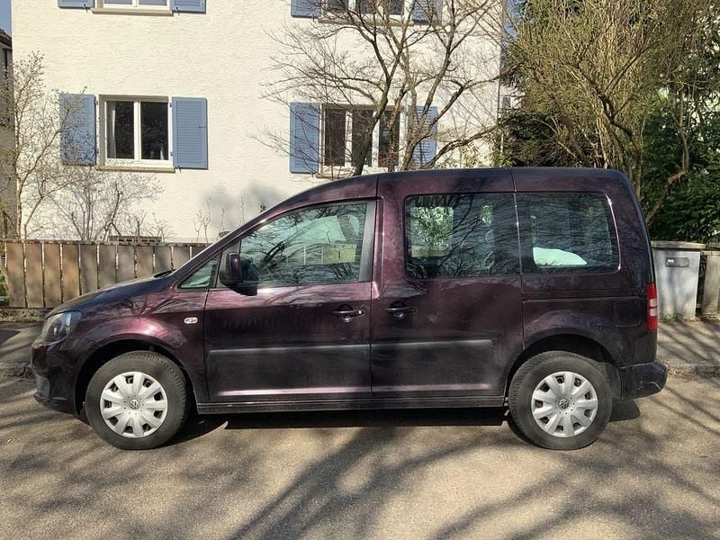 Gebraucht VW Caddy Startline 86 PS (63 kW) 2013 Violet Van / Kleinbus