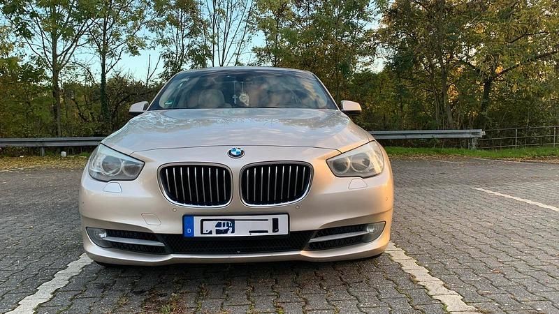 Silber Gebraucht 2009 BMW 530 Gran Turismo Limousine | 6.550 € (Fairer Preis) - Bild 1/4