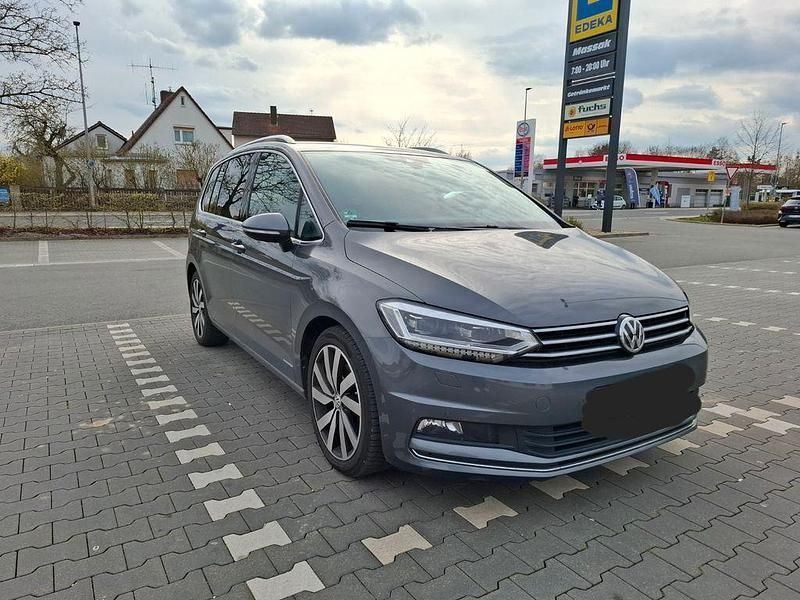 Gebraucht VW Touran Highline 150 PS (110 kW) 2018 Grau Van / Kleinbus
