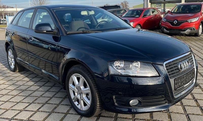 Gebraucht Audi A3 125 PS (91 kW) 2010 Blau Kleinwagen