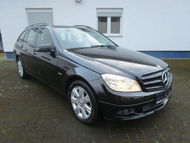 Schwarz Gebraucht 2010 Mercedes C180 Kombi | 10.990 € (Teuer) - Bild 1/4