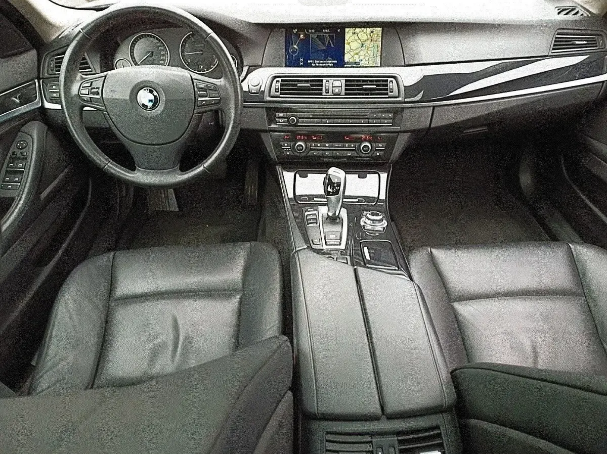 Gebraucht BMW 520 Sport Line 184 PS (135 kW) 2012 Schwarz Limousine