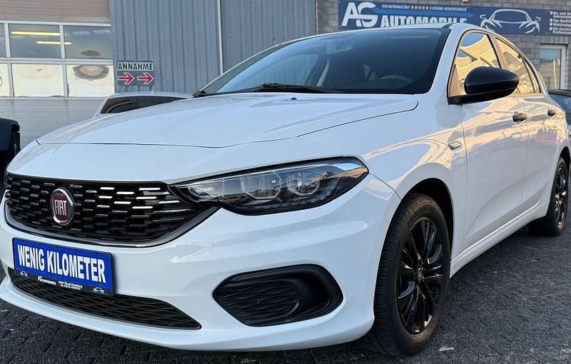 Weiß Gebraucht 2019 Fiat Tipo Street Limousine | 9.890 € (Guter Preis) - Bild 1/4