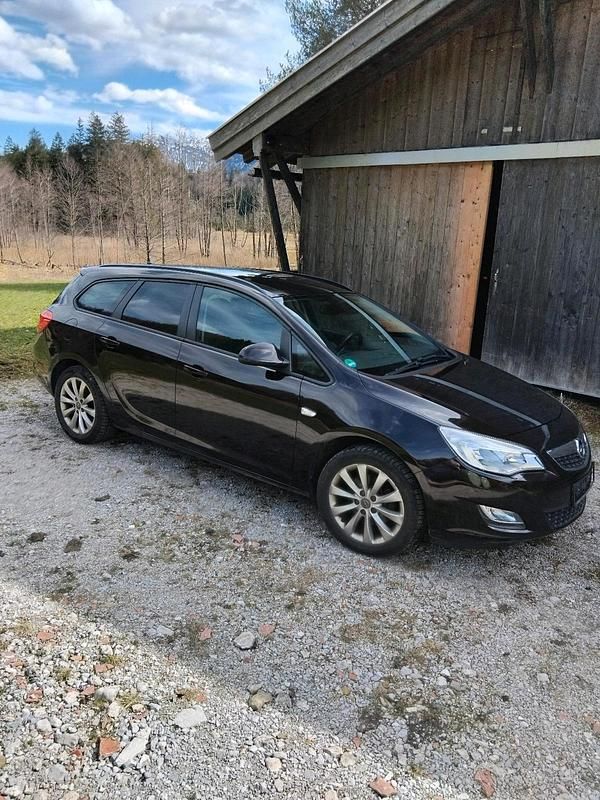 Gebraucht Opel Astra S 110 PS (80 kW) 2012 Braun Kombi