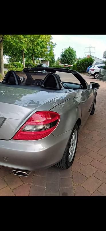 Grau Gebraucht 2008 Mercedes SLK200 Cabrio | 9.300 € (Guter Preis) - Bild 1/4