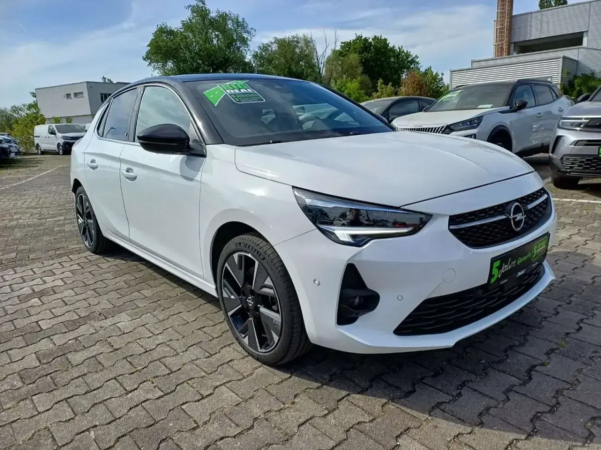 Gebraucht Opel Corsa-e GS Line 100 kW (136 PS) 2022 Arktis weiss Kleinwagen
