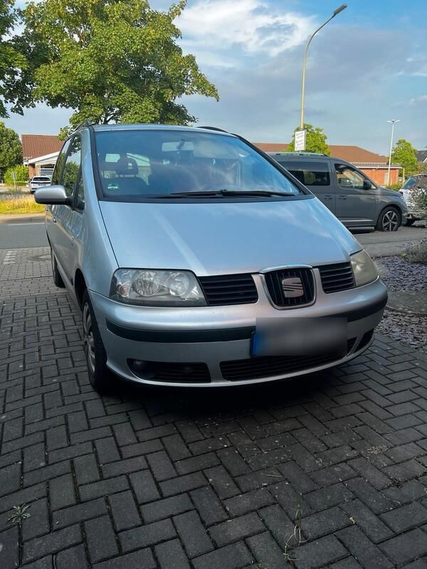Silber Gebraucht 2007 Seat Alhambra Van / Kleinbus | 900 € (Superpreis) - Bild 1/4