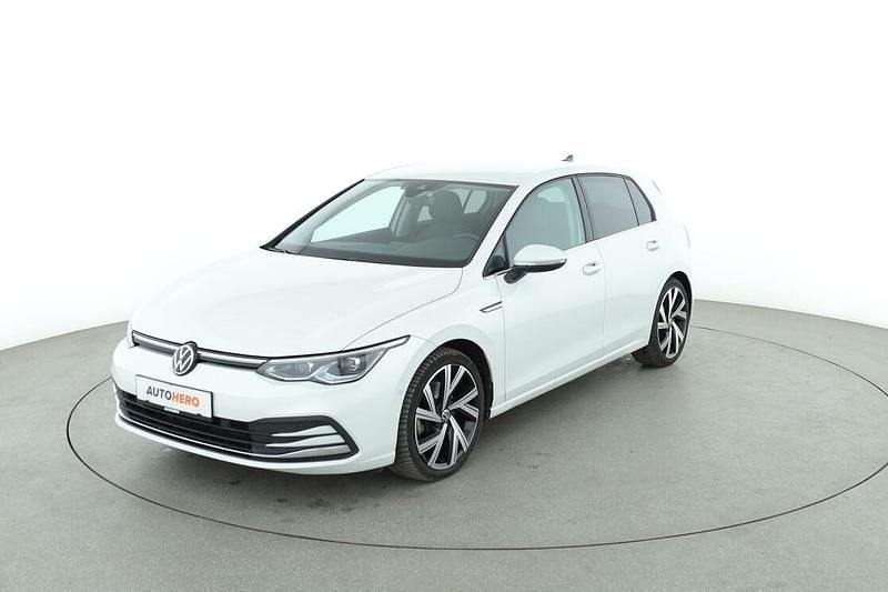 Weiß Gebraucht 2022 VW Golf VIII Style Limousine | 27.030 € (Superpreis) - Bild 1/3