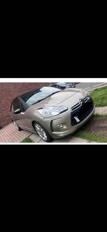 Beige Gebraucht 2010 Citroën DS3 Kleinwagen | 3.950 € (Fairer Preis) - Bild 1/4