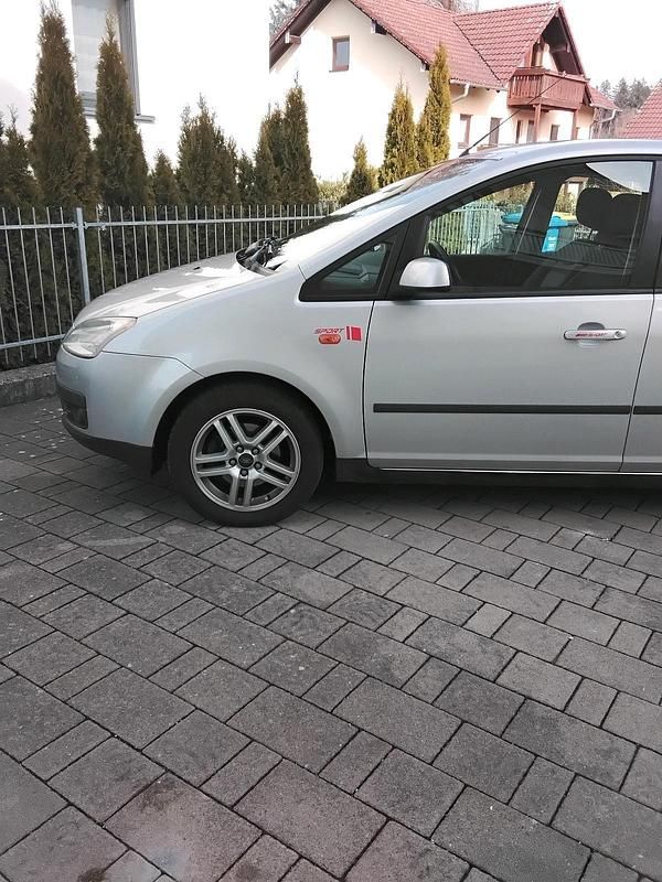 Gebraucht Ford Focus 115 PS (84 kW) 2005 Silber Van / Kleinbus
