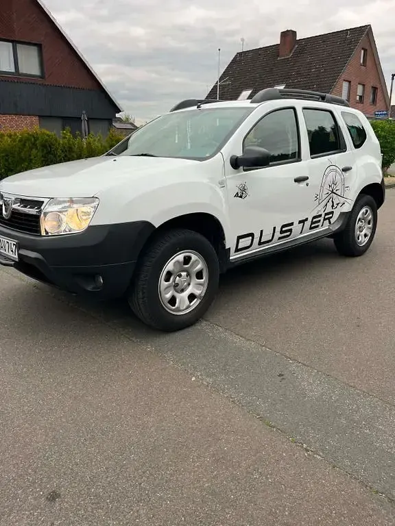 Gebraucht Dacia Duster Lauréate 105 PS (77 kW) 2013 Weiß SUV