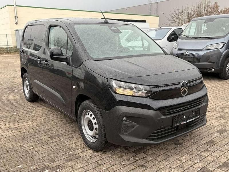 Neu Citroën Berlingo 110 PS (80 kW) 2026 Perlaneraschwarz Van / Kleinbus