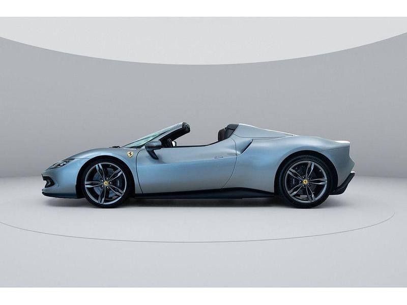 Gebraucht Ferrari 296 829 PS (609 kW) 2024 Grau Cabrio