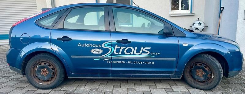 Gebraucht Ford Focus 108 PS (79 kW) 2006 Blau Limousine