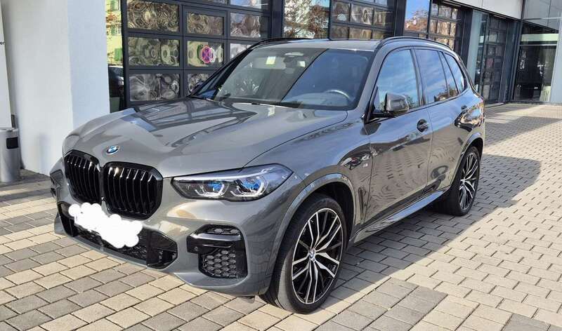 Grau Gebraucht 2023 BMW X5 M Sport SUV | 68.000 € (Superpreis) - Bild 1/4