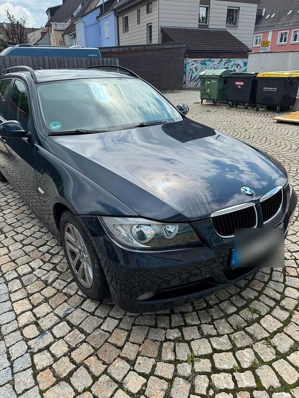 Blau Gebraucht 2006 BMW 320 Kombi | 3.100 € (Fairer Preis) - Bild 1/4