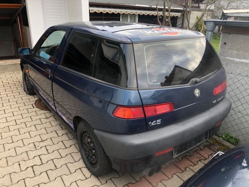Gebraucht Alfa Romeo 145 103 PS (75 kW) 1999 Blau Kleinwagen