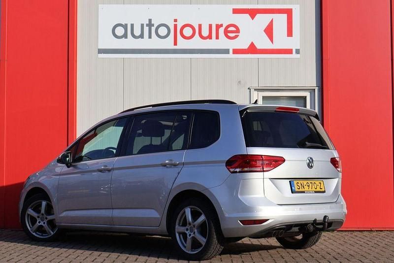 Gebraucht VW Touran Highline 150 PS (110 kW) 2016 Grau Van / Kleinbus