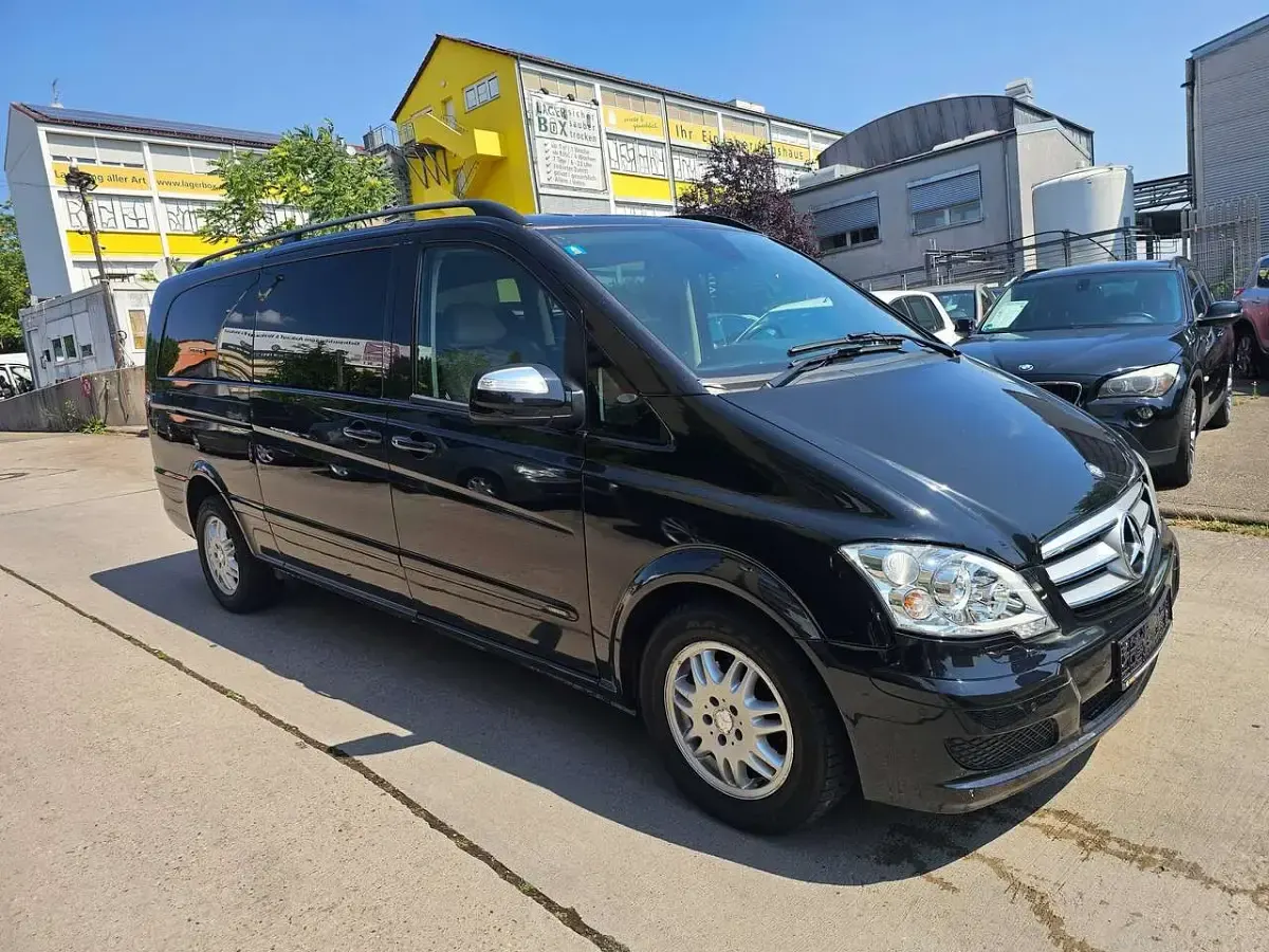 Gebraucht Mercedes Viano 224 PS (164 kW) 2011 Obsidianschwarz metallic Van / Kleinbus