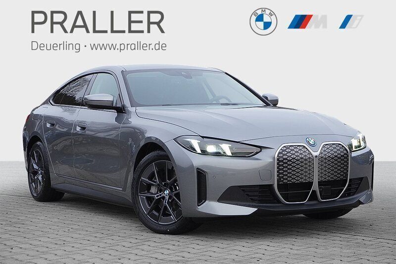 Skyscraper grau metallic Gebraucht 2025 BMW i4 Sport Line Limousine | 51.750 € (Fairer Preis) - Bild 1/4