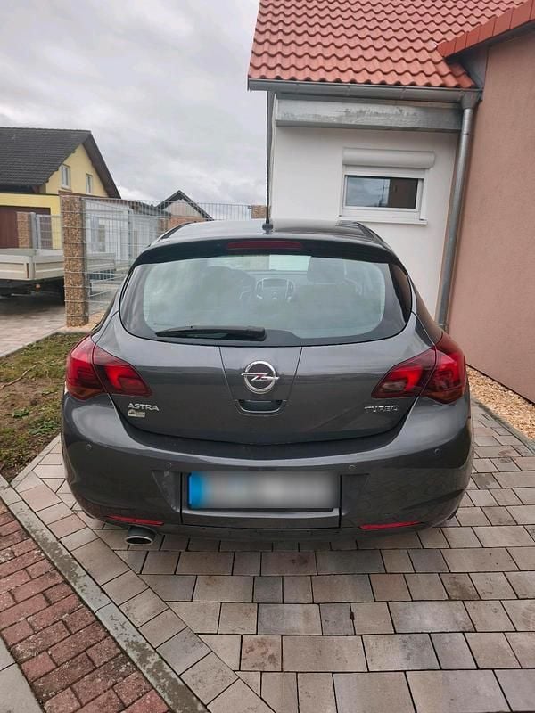 Gebraucht Opel Astra 179 PS (131 kW) 2010 Grau Limousine