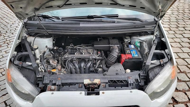 Gebraucht Mitsubishi Colt 95 PS (69 kW) 2010 Weiß Kleinwagen