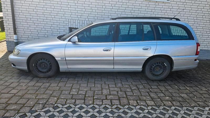 Gebraucht Opel Omega 150 PS (110 kW) 2004 Silber Kombi