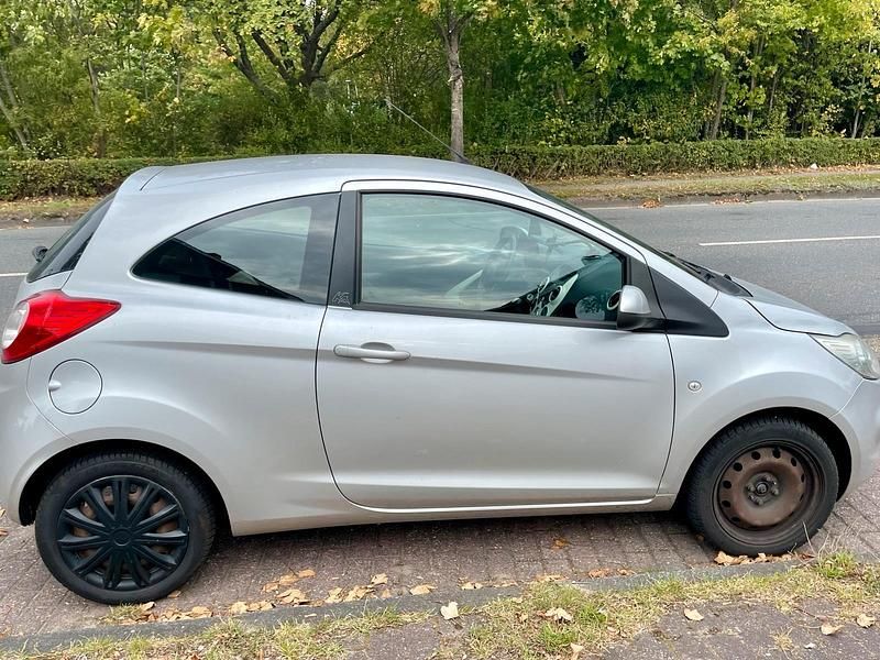 Grau Gebraucht 2011 Ford Ka Kleinwagen | 1.600 € (Superpreis) - Bild 1/3
