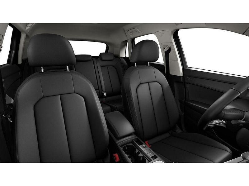 Gebraucht Audi Q3 Ambiente 190 PS (139 kW) 2023 Pulsorange SUV