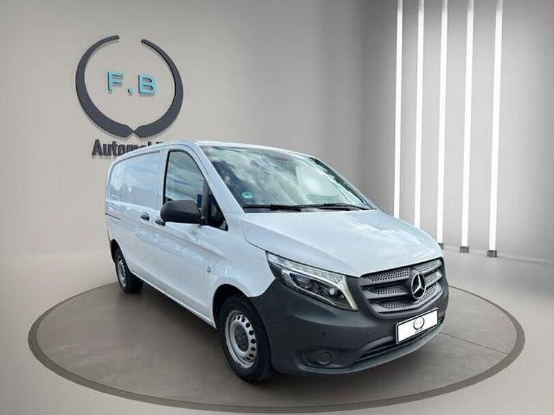 Weiß Gebraucht 2019 Mercedes Vito Limousine | 15.999 € (Fairer Preis) - Bild 1/4