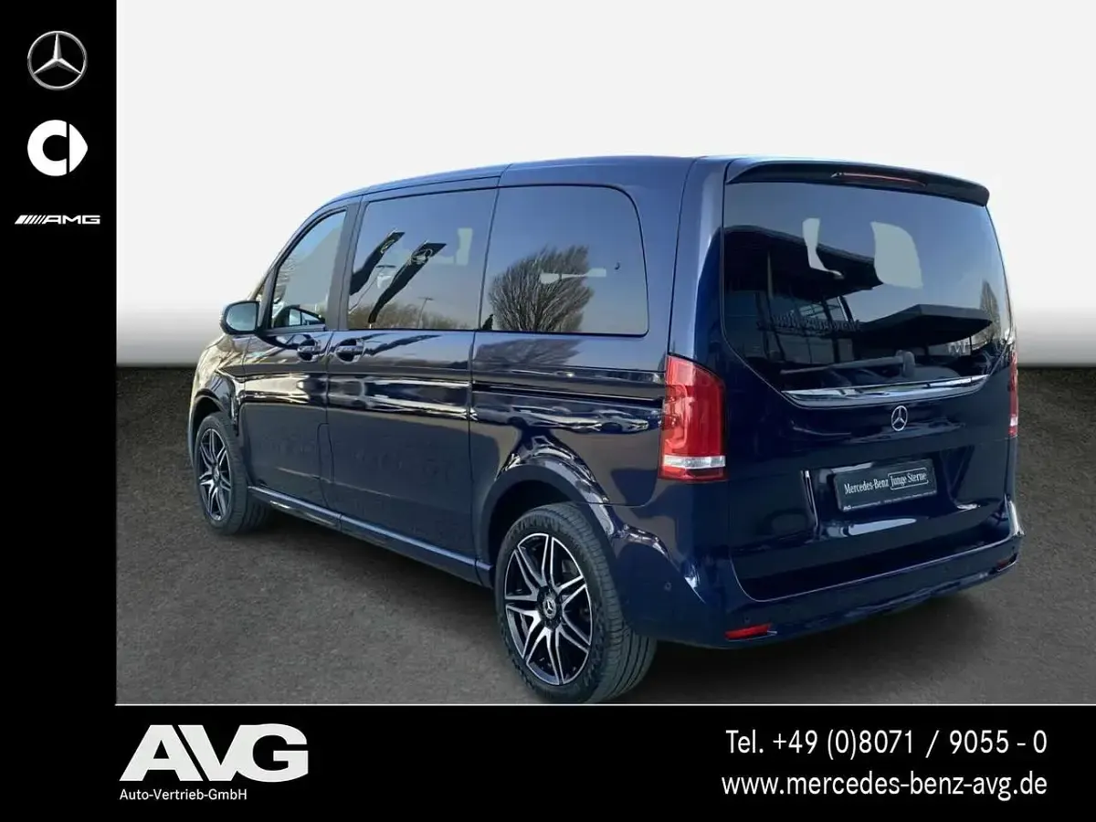 Gebraucht Mercedes E300 Avantgarde Edition 237 PS (174 kW) 2022 Cavansitblau Kombi