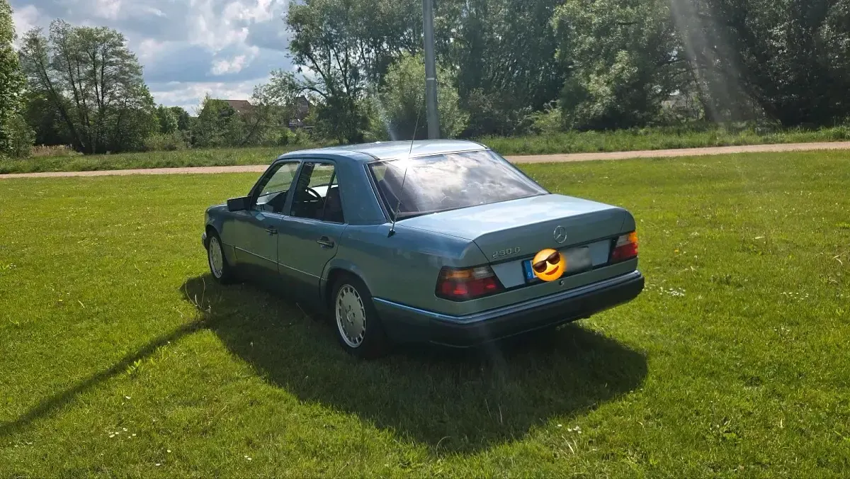 Brugt Mercedes E250 90 HK (66 kW) 1990 Blå Sedan