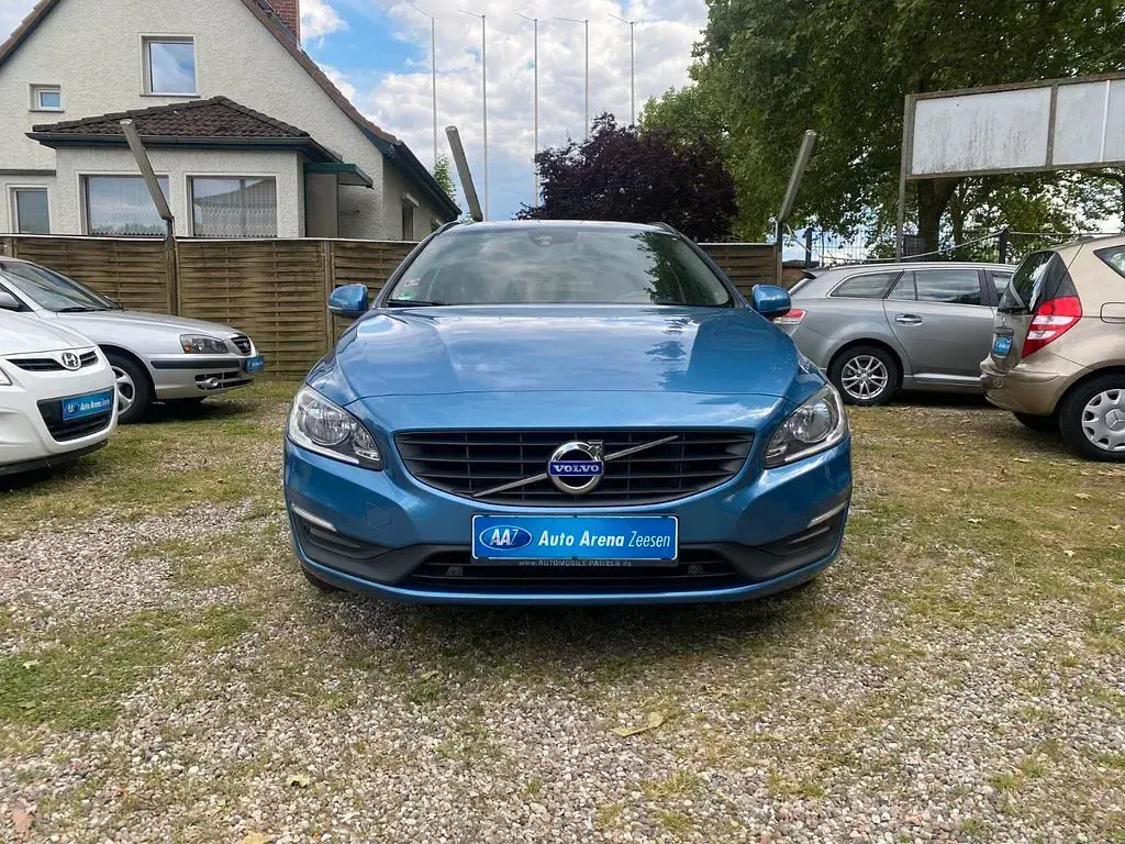 Gebraucht Volvo V60 Kinetic 150 PS (110 kW) 2015 Blau Kombi